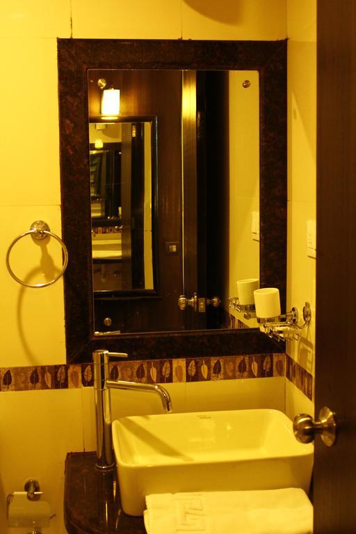 M The Business Hotel